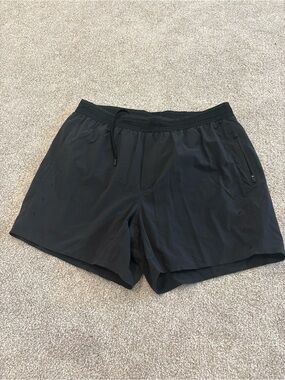 Ten Thousand the Session Shorts 5” size L